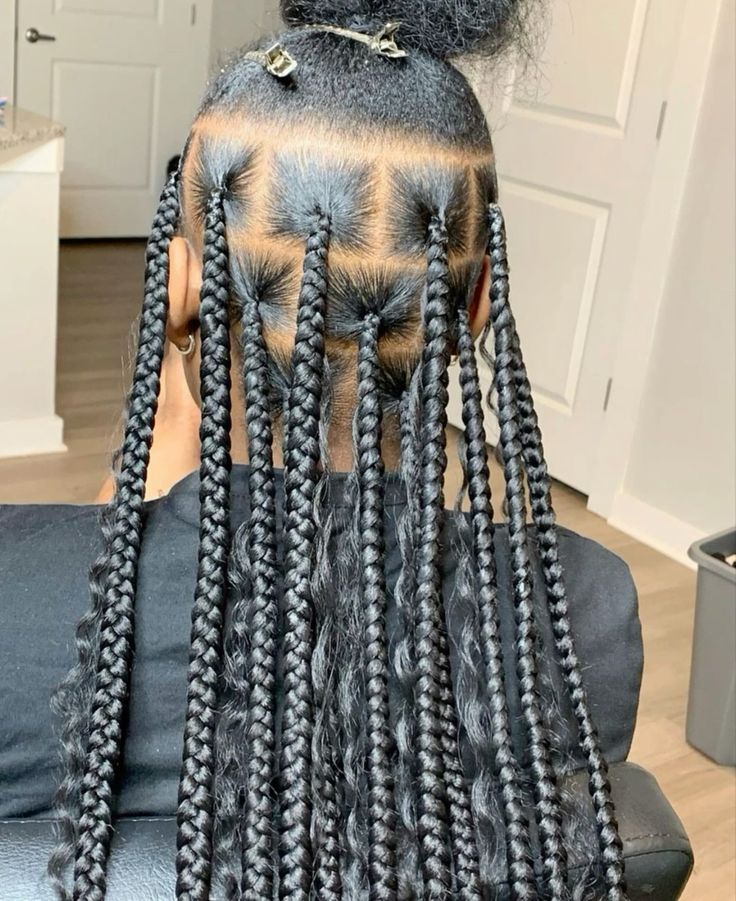 How are knotless braids different from regular braids?